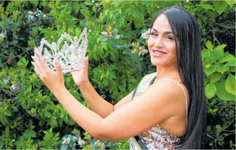  ?? Photo / Stuart Whitaker ?? Te Puke’s Jerrie-lee Ngareta Hill has won the Ms Woman of the Universe NZ 2022 title.