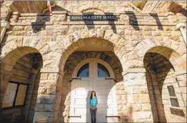  ?? Noah Berger For The Times ?? SONOMA City Councilwom­an Rachel Hundley outside City Hall. In response to a website attacking her, she created a four-minute video and posted it to YouTube.