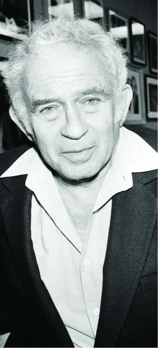  ??  ?? Norman Mailer tocó todas las teclas del mundo de la cultura, la política y la vida social