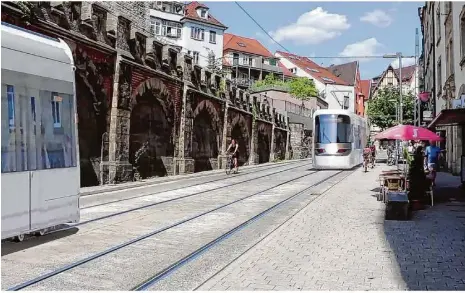  ?? Screenshot Video Stadt Tübingen ?? So könnte die Stadtbahn im nächsten Jahrzehnt durch die Tübinger Mühlstraße fahren.