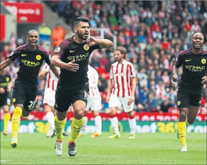  ?? FOTO: GETTY ?? Agüero celebra un gol ante el Stoke El argentino lleva tres goles en dos partidos de Premier League por dos de Nolito