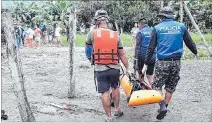  ?? ALEJANDRO GILER / EXPRESO ?? Rescate. José Narciso fue rescatado siete días después de caer al río.