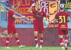  ??  ?? Mayoral celebra un gol durante la pretempora­da de la Roma.