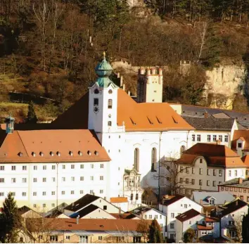  ?? Foto: Norbert Staudt ?? Das Kloster St. Walburg in Eichstätt hat eine lange Tradition. Jetzt hat es einen Wechsel an der Spitze gegeben. Nachfolger­in von Franziska Kloos als Äbtissin ist Hildegard Dubnick.