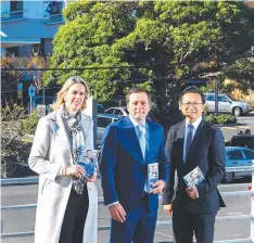  ?? ?? Georgie Crozier, Matthew Guy and Bellarine candidate Donny Grigau outside Geelong hospital on Thursday. Picture: Alison Wynd