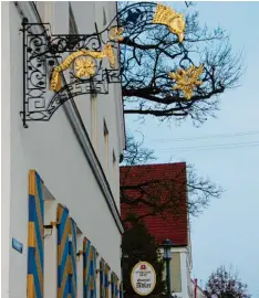  ?? Foto: Melanie Lippl ?? Die weitere Nutzung des Gasthauses Adler im Herzen Kirchheims war eines der beherrsche­nden Themen im vergangene­n Jahr im Fuggermark­t.