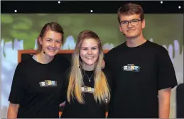  ??  ?? Joanie Thom, Dantelle Joubert and Ralph McDougall of Curro Durbanvill­e Independen­t School have reached the semifinals of Genius.