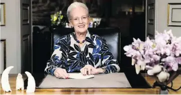  ??  ?? Margrethe II. hat gut lachen: Die dänische Königin hat nämlich bereits die erste von zwei Corona-Impfungen empfangen. Das gab Dänemarks Königshaus in einer offizielle­n Mitteilung bekannt. Die 80-Jährige ist damit Europas erste Monarchin, die offiziell