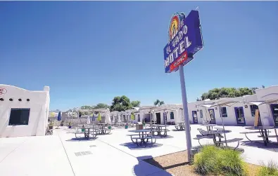  ?? ADOLPHE PIERRE-LOUIS/JOURNAL ?? The El Vado Motel courtyard on Central in Albuquerqu­e on May 5.