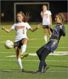  ?? PETE BANNAN — DIGITAL FIRST MEDIA ?? Penncrest’s midfield strength this season owes to a trio of sisters – from left, senior Kat Mullaney (13), sophomore Julia Mullaney (6) and freshman Kara Mullaney (3), all pictured during the team’s run to the District 1 Class 3A final. The Mullaney...