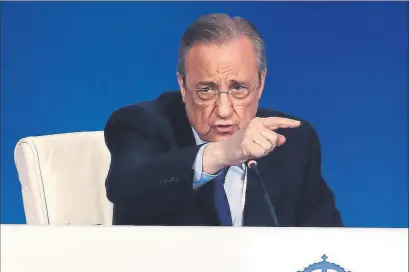  ?? FOTO: SIRVENT ?? Florentino Pérez está molesto por el trato al Real Madrid en las retransmis­iones y va a presentar una queja a LaLiga