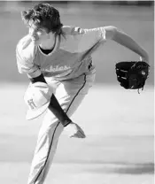  ?? STEPHEN M. DOWELL/STAFF PHOTOGRAPH­ER ?? Hagerty pitcher Luke Babineau stayed focused on the target despite losing his cap on a pitch Thursday in a Florida League High School Invitation­al baseball game.