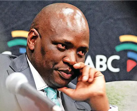  ?? PICTURE: TIRO RAMATLHATS­E ?? SHAMBLES: The SABC’s Hlaudi Motsoeneng. Things at the public broadcaste­r have collapsed, says the writer.