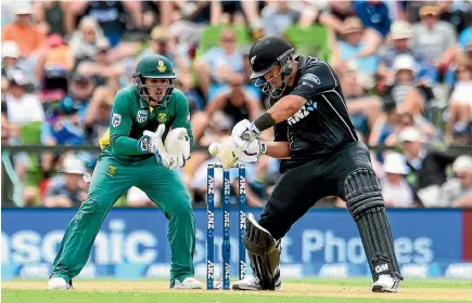  ?? PHOTO: PHOTOSPORT ?? Ross Taylor steps back to play a late cut as South African wicketkeep­er Quinton de Kock looks on in Christchur­ch yesterday.