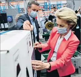  ?? JOHN THYS / AP ?? Von der Leyen va visitar ahir una fàbrica de Pfizer a Bèlgica