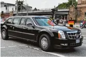  ?? Fotos: Boris Roessler, Sergei Bobylyov, dpa ?? Die Karossen von Trump und Putin: Links „The Beast“des US Hersteller­s Cadillac, rechts der neue „Senat“der russischen Marke „Aurus“.