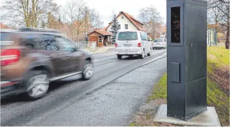  ?? ARCHIVFOTO: THOMAS WARNACK ?? Noch tun die Tempomessa­nlagen in Unlingen ihren Dienst.