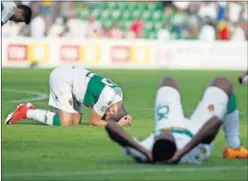  ??  ?? ÚLTIMO REVÉS. El Elche, el pasado domingo, tras el Reus.