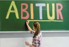  ?? Symbolfoto: Tobias Kleinschmi­dt/dpa ?? Das Abitur in Bayern beginnt am 30. April mit der Deutschprü­fung. Noch ist für die Schüler also genug Zeit, um zu lernen.