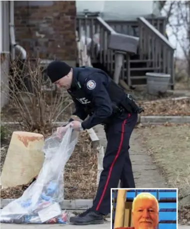  ?? (kleine foto). FOTO'S CHRIS YOUNG, THE CANADIAN PRESS, AP ?? In tuinen in heel Toronto wordt gezocht naar stoffelijk­e resten van slachtoffe­rs van de van meerdere moorden verdachte hovenier Bruce McArthur