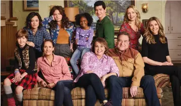  ??  ?? THE CAST of ‘Roseanne’ in better times.