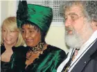  ??  ?? POWER TRIO: Blazer and Blanks with Winnie Madikizela-Mandela