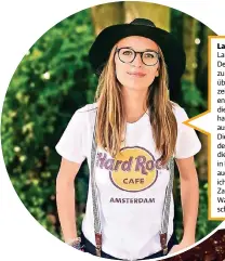  ??  ?? Lara-Sophies Hobby heißt „Low Waste“:
Den Trend um „Zero Waste“, also gar keinen Müll zu produziere­n, findet die 18-Jährige aus Troisdorf überzogen und zu teuer. Auf ihrer Instagram-Seite zeigt sie daher Produkte, mit denen weniger Müll entsteht. „Ich finde es total hilfreich, auch mal in die Vergangenh­eit zu schauen“, sagt sie. „Früher haben die Menschen auch gut mit Rasierhobe­ln aus Metall und Taschentüc­hern aus Stoff gelebt.“Die Schülerin freut sich, dass es gerade im Bereich der Hygiene-Artikel immer mehr Angebote gibt, die die Umwelt schonen. Neben Produkten, die in Papier oder Pappe verpackt sind, sei inzwischen auch vieles verpackung­sfrei. „Zum Beispiel benutze ich Seifenstüc­ke für Haut und Haare und anstatt Zahnpasta aus der Tube Zahnputz-Tabs, die mit Wasser schäumen.“Mit ihren Ideen habe sie auch schon andere aus ihrer Klasse inspiriert.