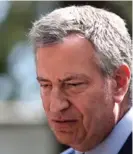  ?? AFP ?? Bill de Blasio brindó una conferenci­a de prensa en la que anunció la decisión.