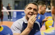  ?? (Photo Cyril Dodergny) ?? Malgré un premier exercice galère sur le banc niçois, le « pire de (sa) carrière » dans le volley profession­nel, Ratko Peris officiera encore en Ligue A.