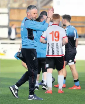  ?? PICTURES: Simon Howe ?? Bath City manager Jerry Gill has thanked the fans for their generous support