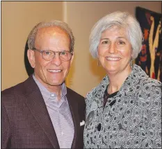  ?? (NWA Democrat-Gazette/Carin Schoppmeye­r) ?? Lewis Nerman and Margi Conrads visit at the Crystal Bridges preview.