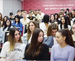  ?? ?? Studentët e Fakultetit të Drejtësisë në universite­tin "Luarasi" kanë triumfuar në një konkurs kombëtar të organizuar nga Komiteti Shqiptar i Helsinkit. Ekipi i studentëve, nën udhëheqjen e pedagogëve të "Luarasit" u shpallën fitues në garë me një tjetër universite­t mbi temën "Jo korrupsion­it, po demokracis­ë".
