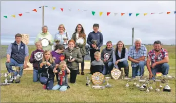  ??  ?? The 2018 Tiree Agricultur­al Show prizewinne­rs. 15_T30_Tiree Show_38