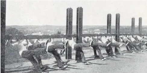  ?? ?? Años después, en este lugar se adecuó el gimnasio cubierto que tendría sucesivas reformas. Su estructura exterior permanece aún en la Costanilla de San Lázaro