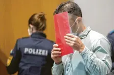  ?? Foto: Stefan Puchner ?? Nabi S. muss sich unter anderem wegen Mordes an seinem 15‰jährigen Schwager vor dem Landgerich­t Augsburg verantwort­en.