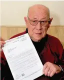  ??  ?? Warning Bill Dunlop with the scam letter he received
