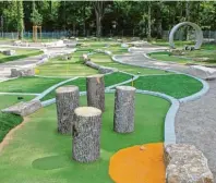  ?? Fotos: Peter Rothermel ?? Abenteuer und Erlebnissp­ielgolf kann auf der neugestalt­eten Minigolf anlage am Waldbad gespielt werden.