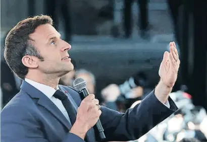  ?? GUILLAUME HORCAJUELO / EFE ?? El president Macron va tancar ahir la campanya a Figeac, una localitat de 10.000 habitants