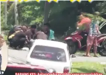  ??  ?? BARANG KES: Antara sedutan video yang menunjukka­n dakwaan aktiviti jual beli dadah sedang berlangsun­g.