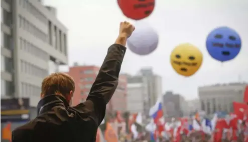  ?? ?? DOSSIER - Dans cette photo d'archive du samedi 15 septembre 2012, le leader de l'opposition russe Alexei Navalny s'exprime lors d'un rassemblem­ent de protestati­on à Moscou, en Russie.