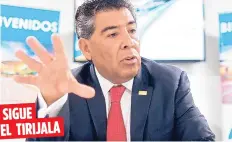  ??  ?? SIGUE
EL TIRIJALA
Arellano dijo que la seguridad del aeropuerto es un renglón en el que interviene­n múltiples agencias federales y no está limitada solamente al personal del TSA, que solo se encarga del cotejo de los pasajeros.