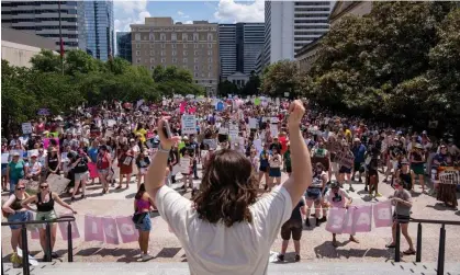  ?? Photograph: Seth Herald/AFP/Getty Images ?? Demonstrat­ors gathered near the Tennessee state capital in Nashville on 14 May 2022 to protest for reproducti­ve rights.