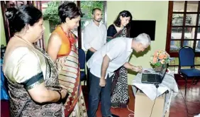  ??  ?? Sidath Wettimuny launching the school’s website. Also pictured are directors of the school