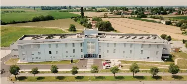  ??  ?? Torre di Mosto (Venezia). Una delle ultime realizzazi­oni della società friulana Sereni Orizzonti (presente in Italia, Germania e Spagna con 80 strutture)