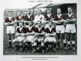  ?? Collect photograph: Dimitris Legakis/The Guardian ?? Terry Medwin (front left) with the Wales national team in 1958.