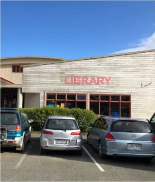  ?? ?? Rakiura Stewart Island Library. Image credit: Kirsten Hicks