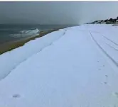  ?? (foto @Lino Pasquale Magro) ?? Catanzaro La neve in spiaggia