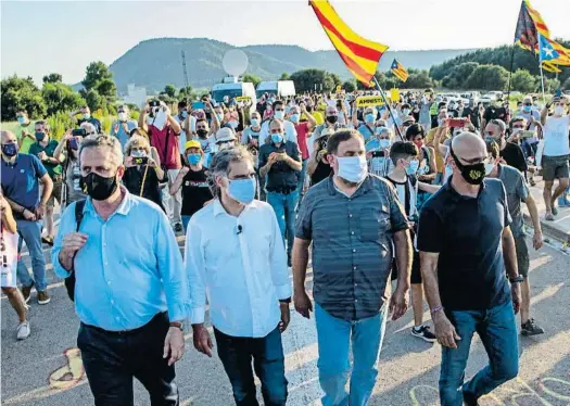  ?? MANÉ ESPINOSA ?? Joaquim Forn, Jordi Cuixart, Oriol Junqueras y Raül Romeva no saldrán hoy de la cárcel, tampoco lo hará Jordi Sànchez