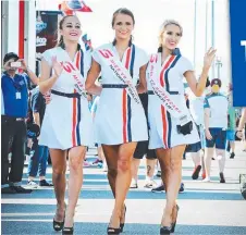  ?? Picture: ZAK SIMMONDS ?? TOP TRIO: Townsville 400 grid girls Teagan Tramacchi, 18, Miss V8 Supercars Townsville Saeran Tanton, 20, and Stephanie Mears, of North Ward.