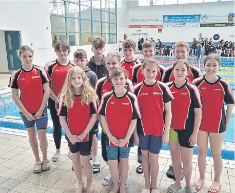  ?? ?? Deepings Swimming Club stars in Grantham.